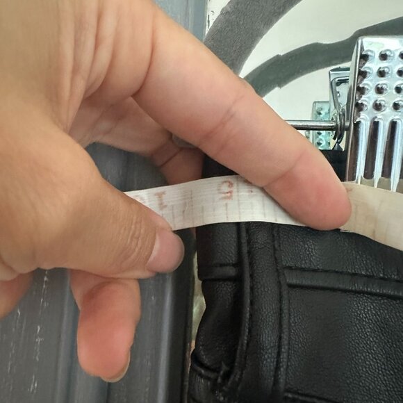 Abercrombie & Fitch Black The Dad Short High Rise Vegan Leather Curve Love 29 - Picture 8 of 9